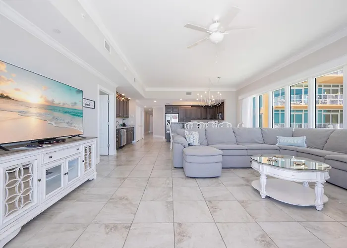 Phoenix Gulf Towers 604 Apartment